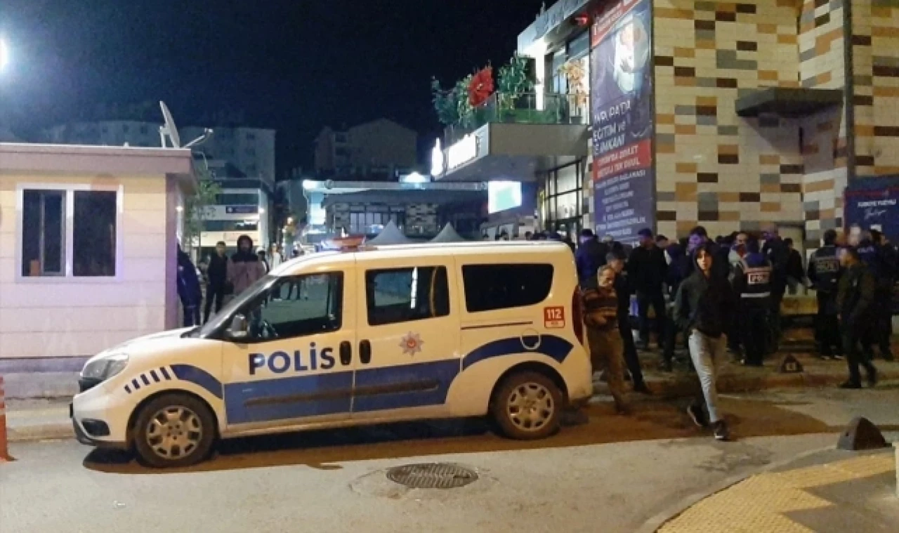 Bıçaklı saldırı sonucu 2 kişi yaralandı