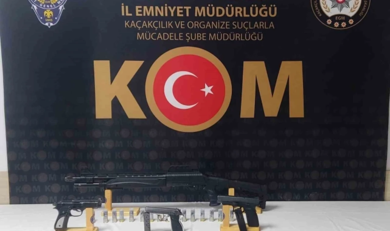 Bir ev ve iki iş yerinde çok sayıda silah ve fişek ele geçirildi