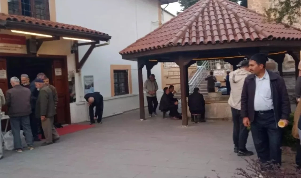 Cuma sabahında ailecek camide buluşuldu!