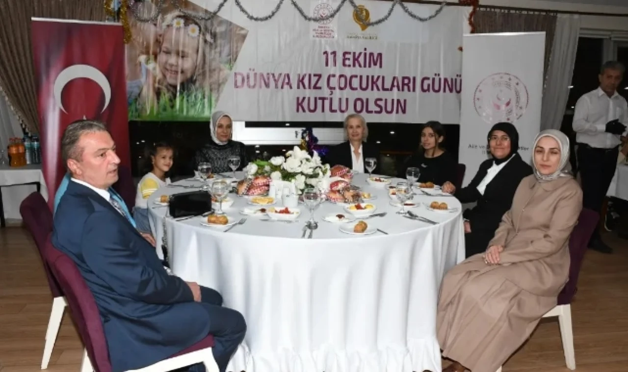 Dünya kız çocukları gününe özel program düzenlendi