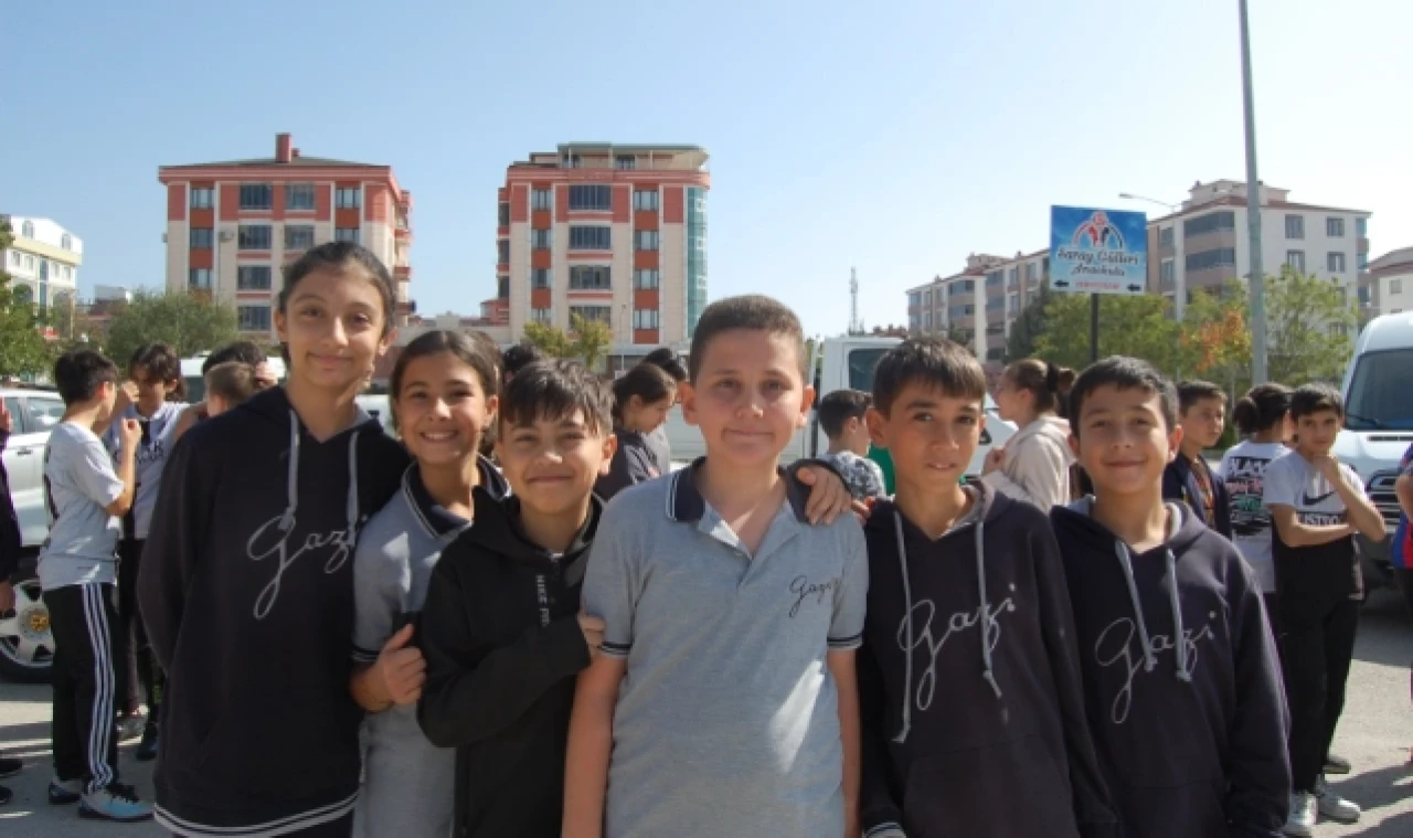 Gazi Ortaokulu Öğrencisi Remzi, Yürüyüşü Çok Sevdi