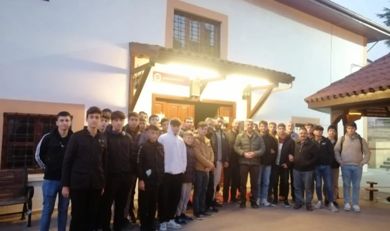 İlim Yayma Cemiyeti’nde sabah namazı buluşmaları devam ediyor