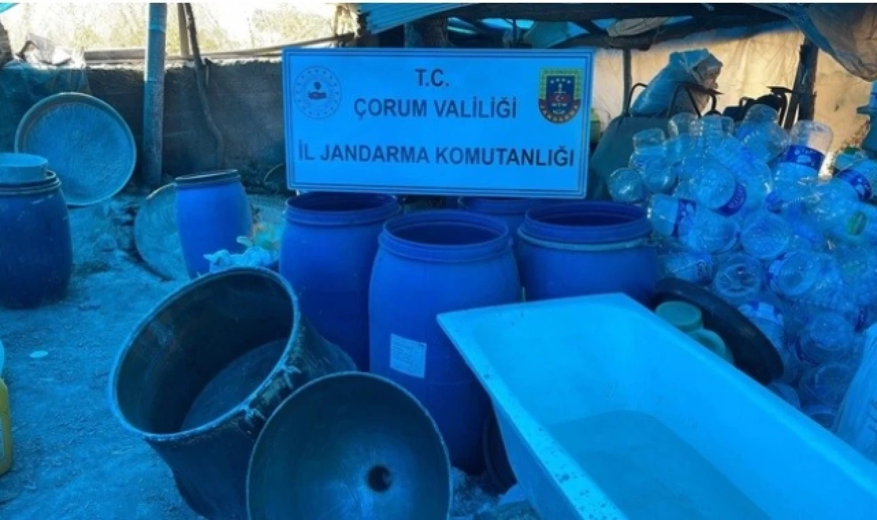 Kaçak içki imalathanesine Jandarma'dan baskın