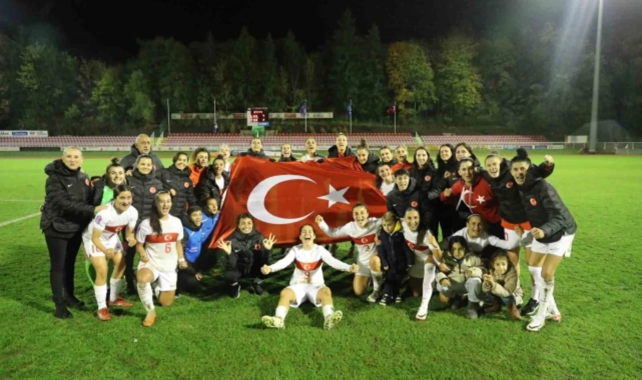 Kadın Milli futbol takımından taraftara çağrı