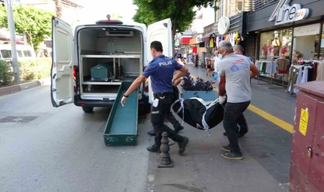 Kanser hastası adam tüfekle vurulmuş halde bulundu