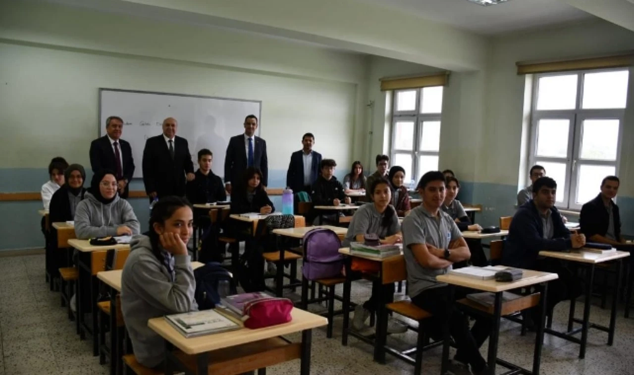 Kaymakam Büyükkaymakçı Liseli Öğrenciler ile Buluştu