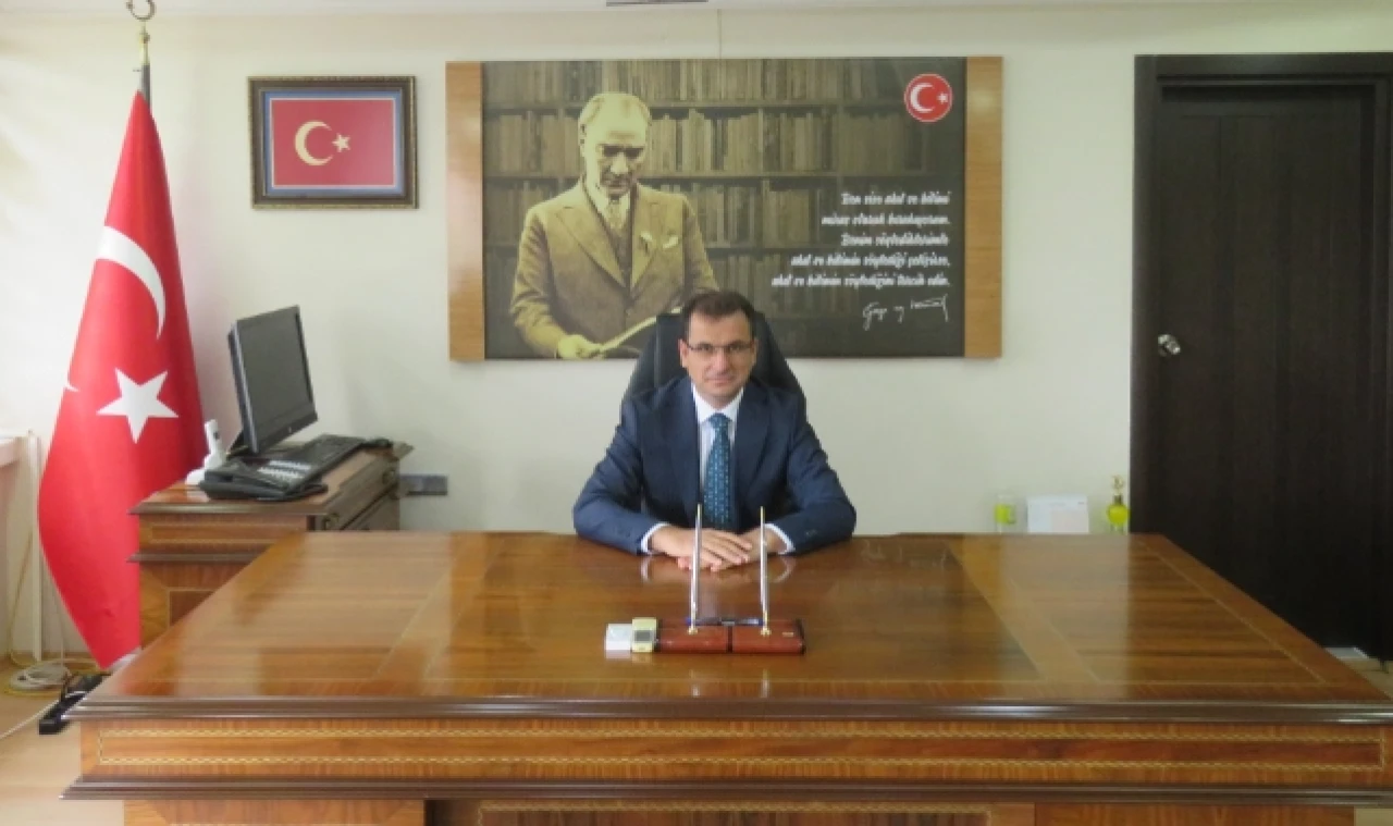 Kaymakam Güldoğan depremzede aile ile bir araya geldi.