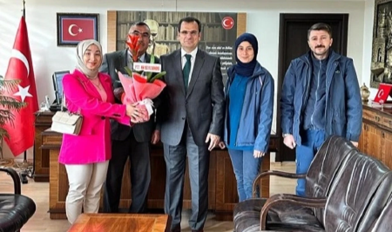 Kaymakam Ali Güldoğan, PTT Personelini makamında kabul etti.