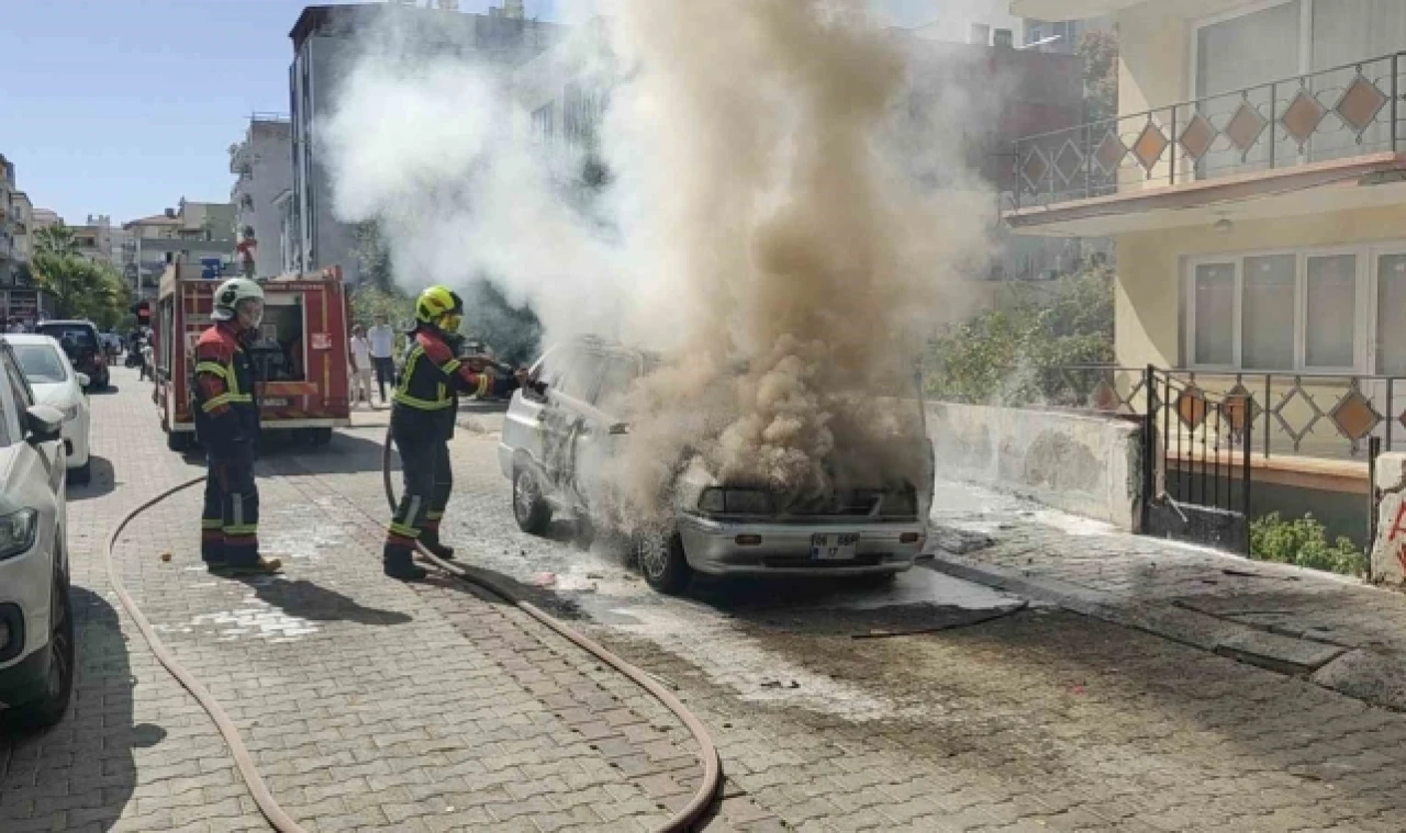 LPG'li otomobil yangında küle döndü
