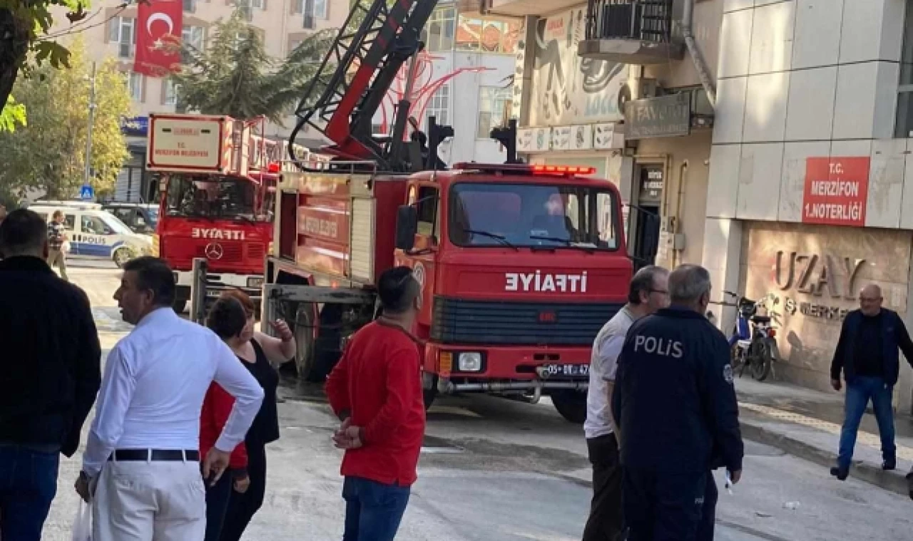 Merzifon’da yangın bir kişi dumandan etkilendi