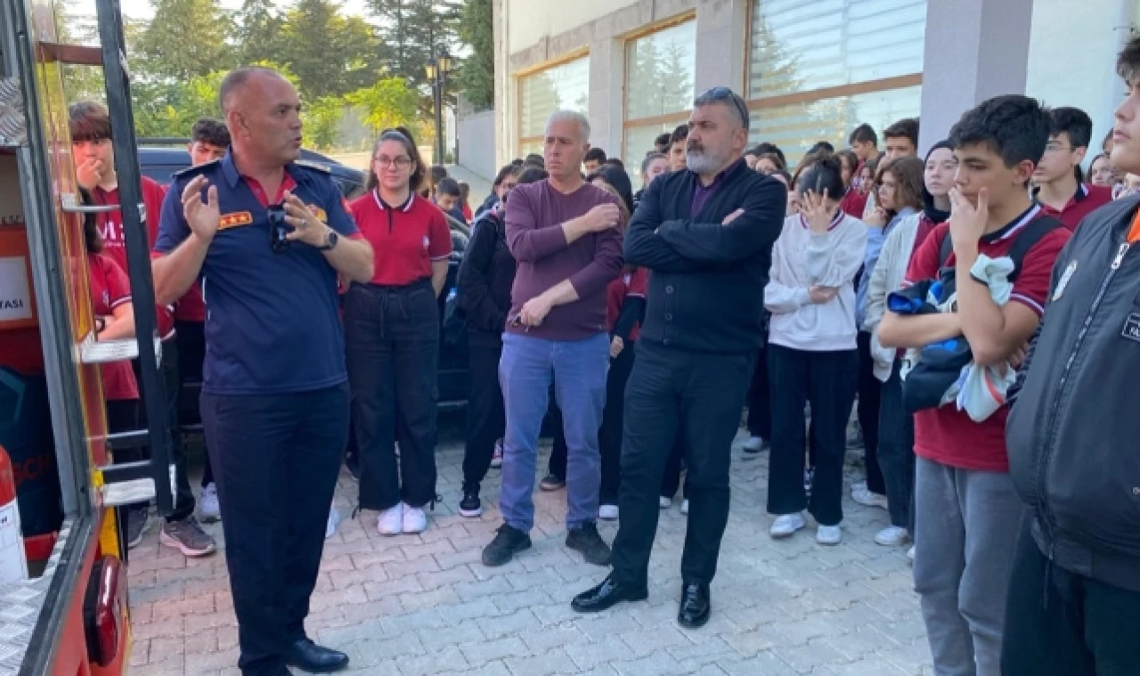 Merzifon İtfaiyesi tarafından farkındalık eğitimi verildi.