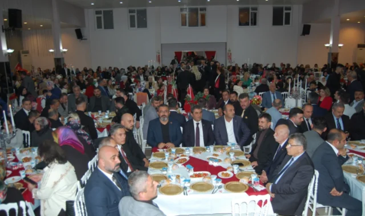 MHP'DEN GÖVDE GÖSTERİSİ