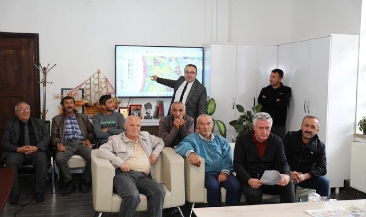 Muşruf Köyü sakinleri ile bir araya geldi