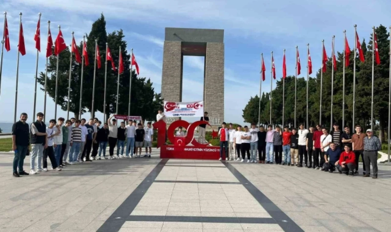 Öğrenciler tarihe tanıklık ediyor