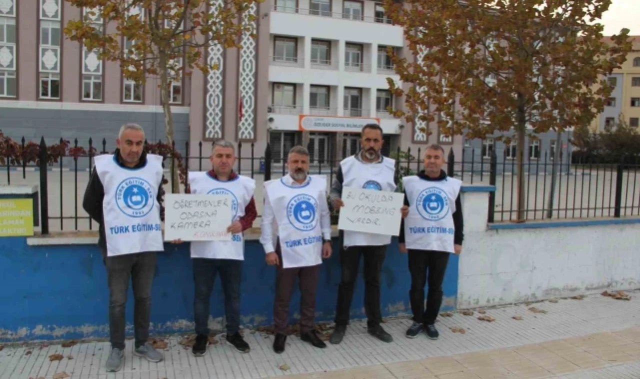 Öğretmenler odasına yerleştirilen kamera tepkilere neden oldu