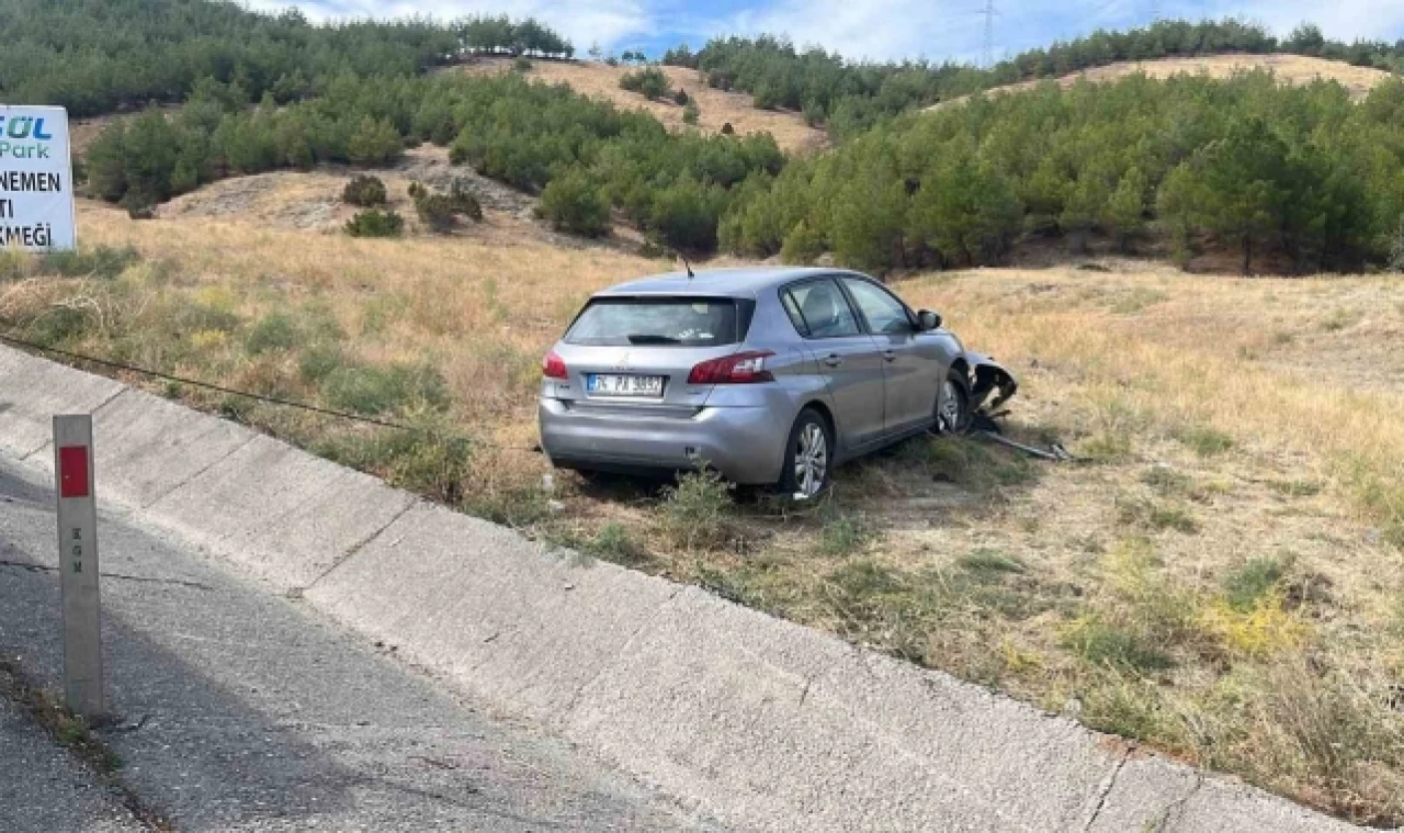 Otomobil şarampole devrildi: 1'i bebek, 5 yaralı