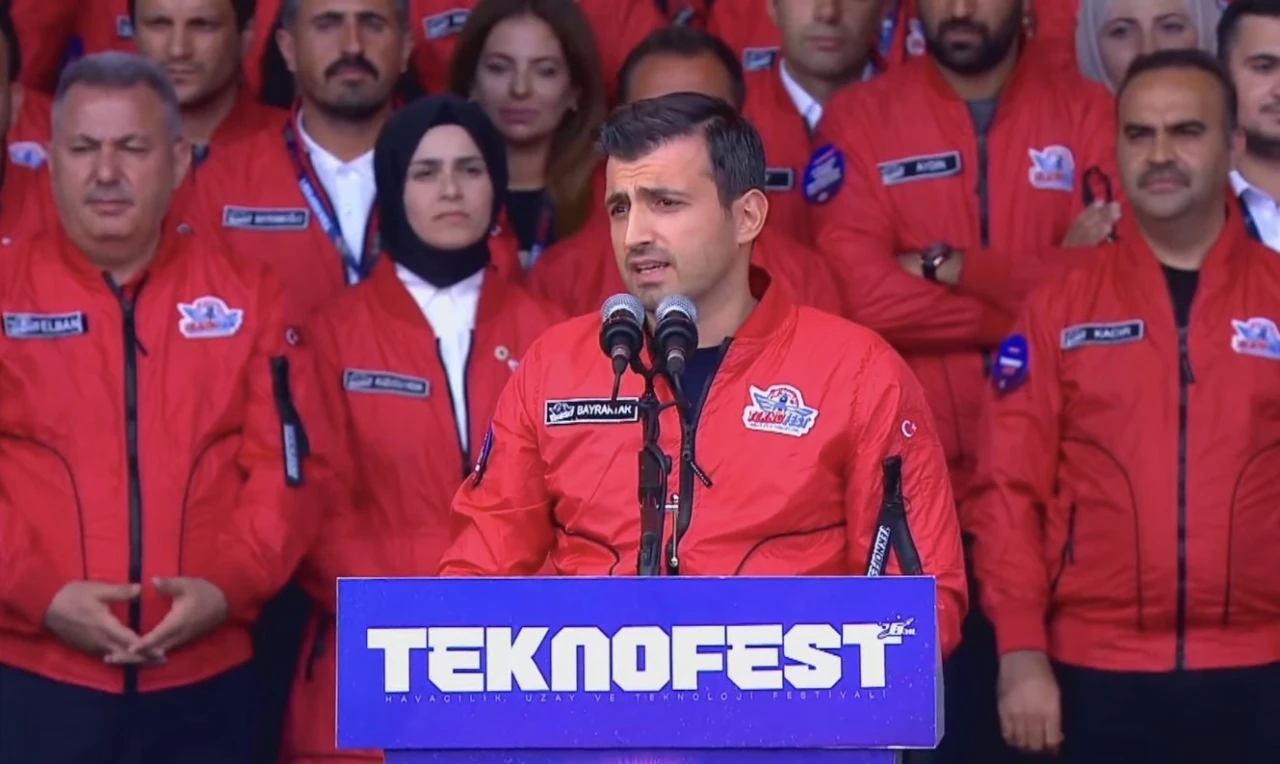Selçuk Bayraktar: "Bugüne kadar düzenlenen 9 TEKNOFEST'te 2 milyon gencimiz projeleriyle yarıştı"