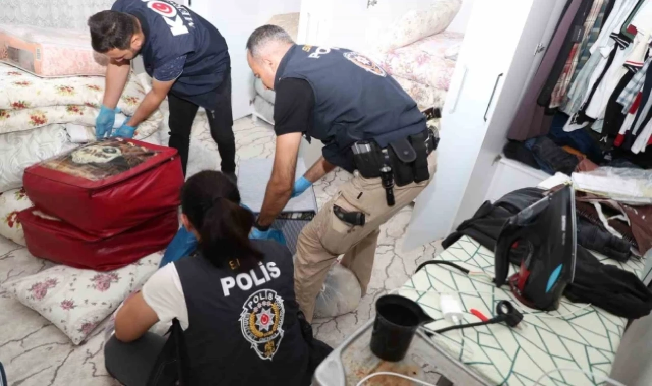 Sosyal medya dolandırıcılarına operasyon: 14 gözaltı