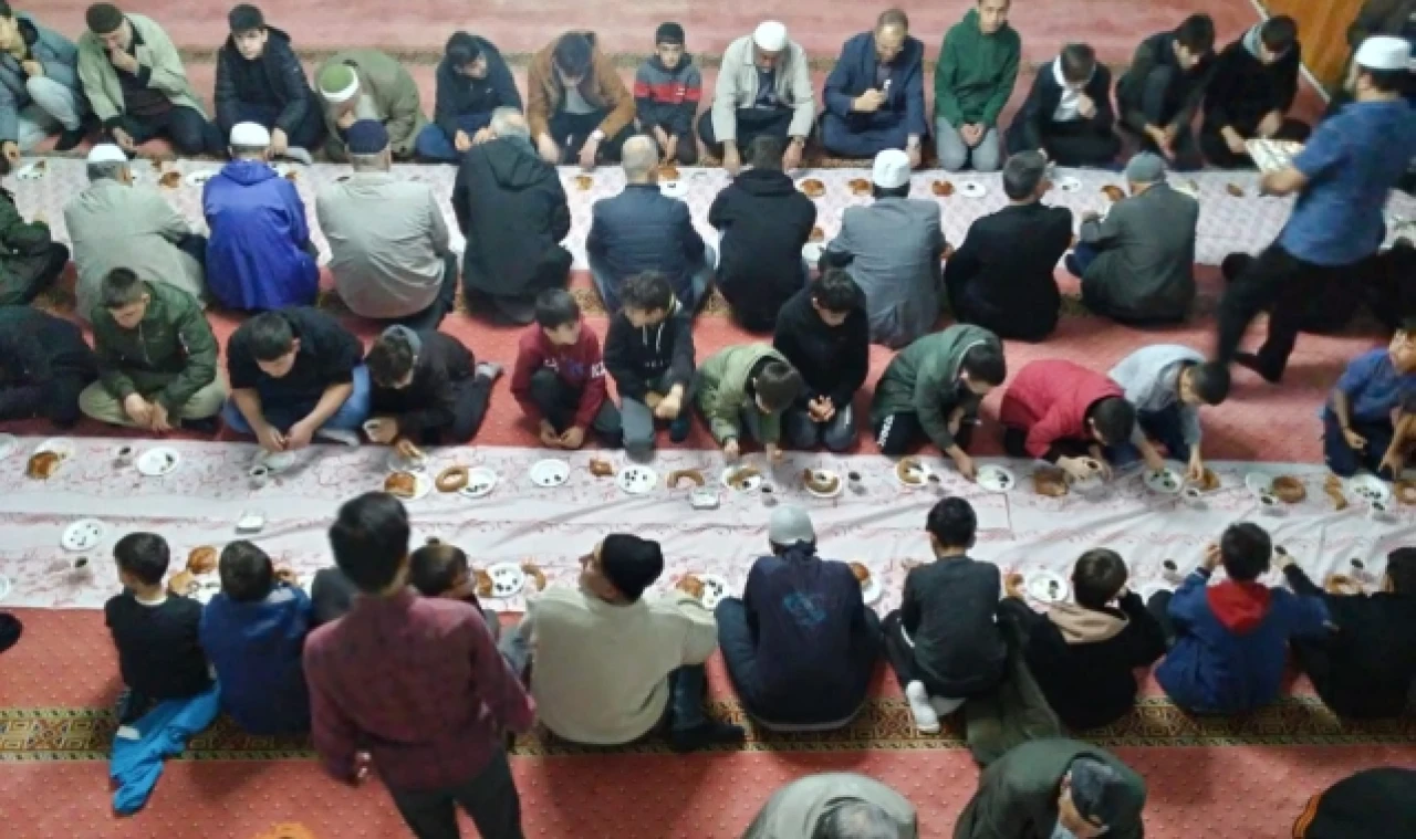 Suluova Saraçoğlu Camii'nde 'Sabah Namazı' Buluşması Düzenlendi