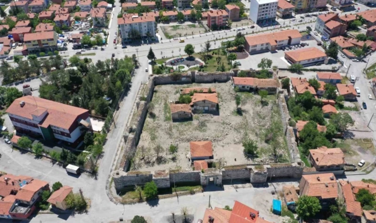 Tarihi Çorum Kalesi'nin restorasyon ihalesi yapıldı