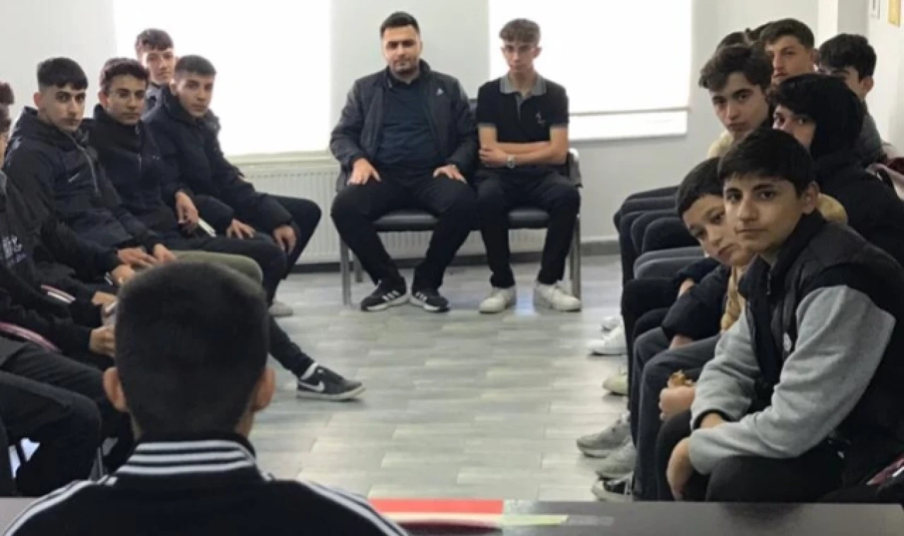 Ülkücü Gençlik Seminerlerine Devam Ediyor