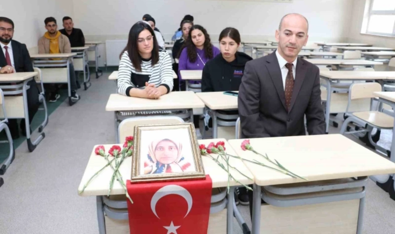Üniversiteli Semanur gidemediği okulunda dualarla anıldı