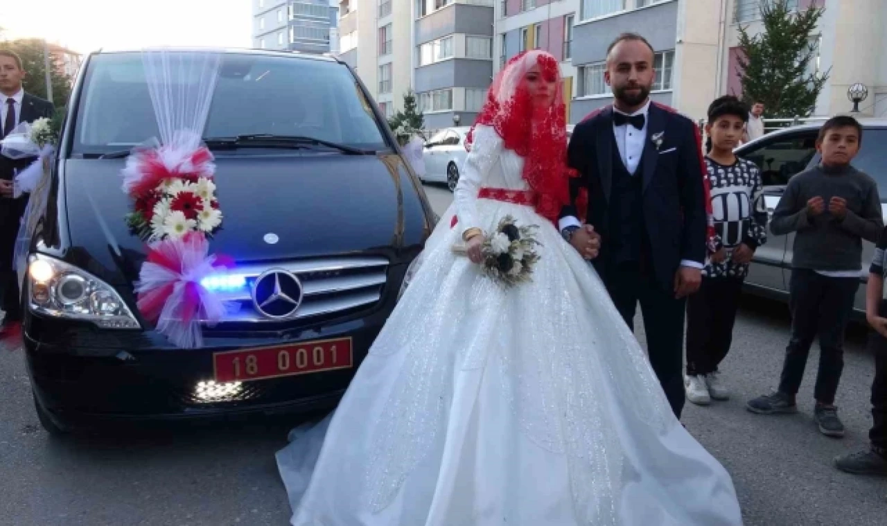 Valinin makam aracı gelin arabası oldu