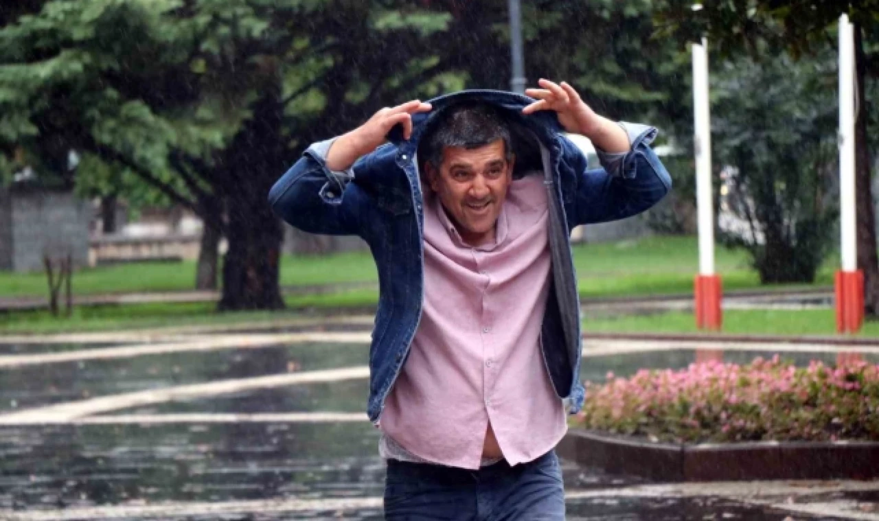 Yağmur yağdı, havalar 10 derece soğudu