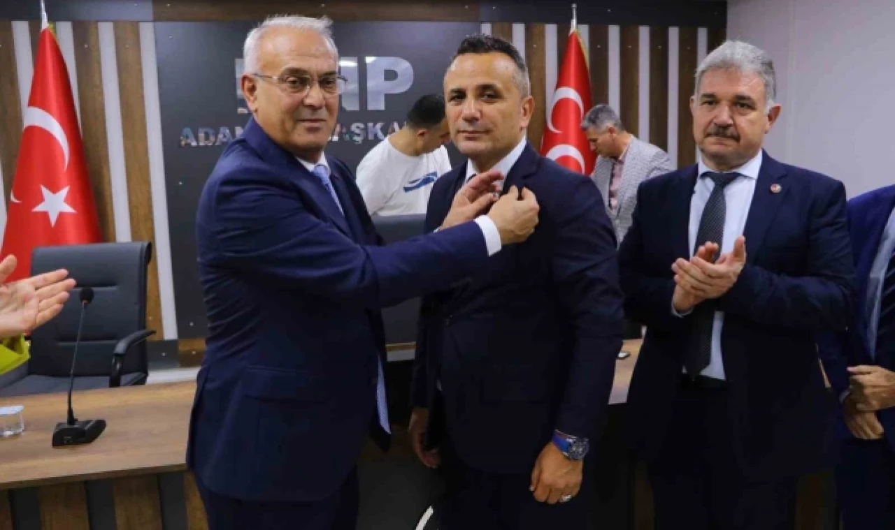 Zafer Partisi'nden istifa edenler törenle MHP'ye katıldı