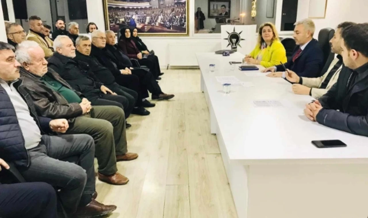 AK Parti’de Yönetim Kurulu Toplantısı Yapıldı