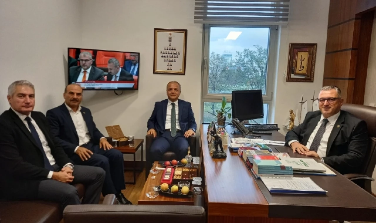 Başkan Üçok Vekillerle buluştu