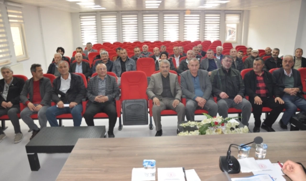Gümüşhacıköy'de Kasım Ayı Muhtarlar Toplantısı Yapıldı