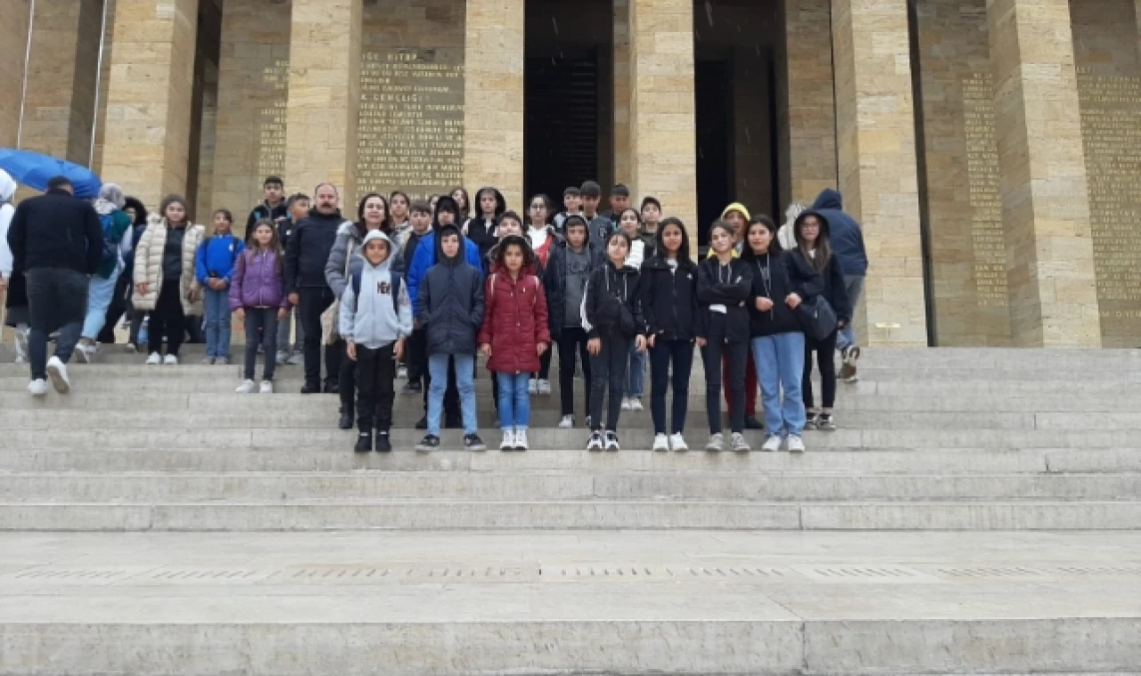 Gümüşhacıköy'lü öğrenciler Anıtkabir'i ziyaret etti