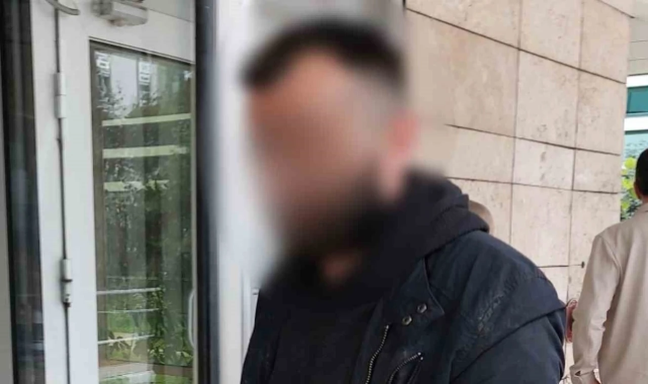 Hırsızlık yaptığı evin bitişiğini de soymaya kalkınca yakalandı