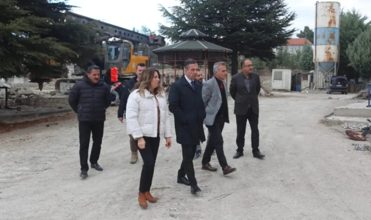 İnşaatları yerinde inceledi