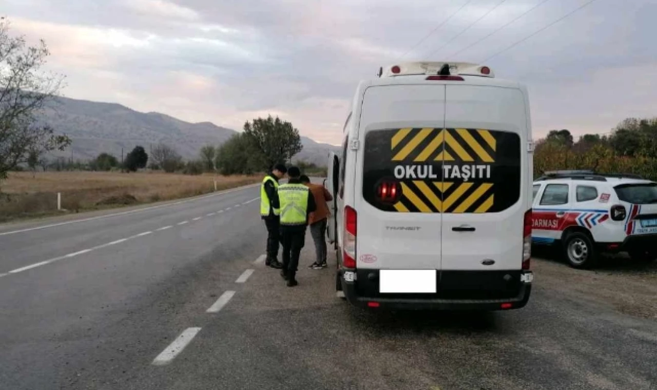 Jandarmadan Okul Servis Aracı Denetimi