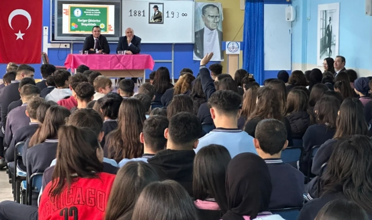 Kaymakam Büyükkaymakcı, Öğrencilerle Kariyer Günlerinde Buluştu