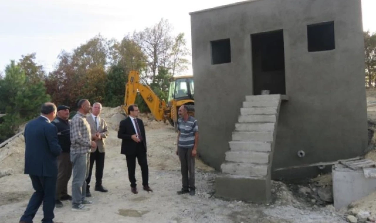 Kaymakam Güldoğan vatandaşla bir arada