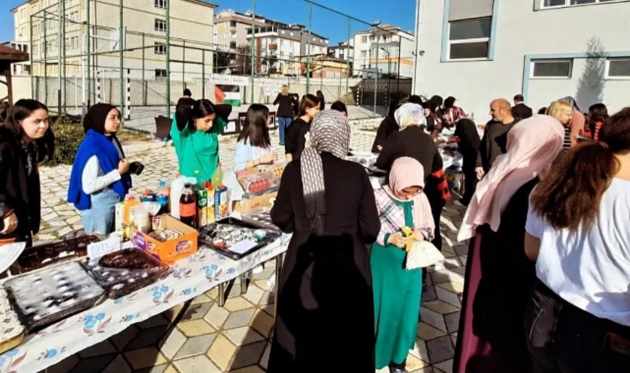 Merzifon’lu öğrencilerin kermesinde 58 bin 672 tl toplandı