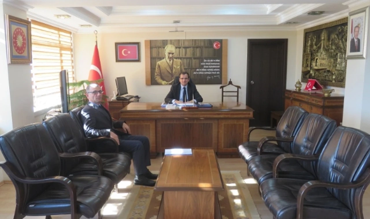 Merzifon Yeni Emniyet Müdüründen Kaymakam Güldoğan'a ziyaret