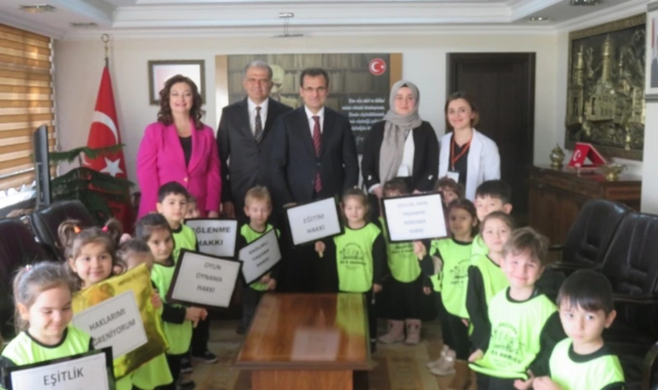Miniklerden Kaymakam Güldoğan'a ziyaret