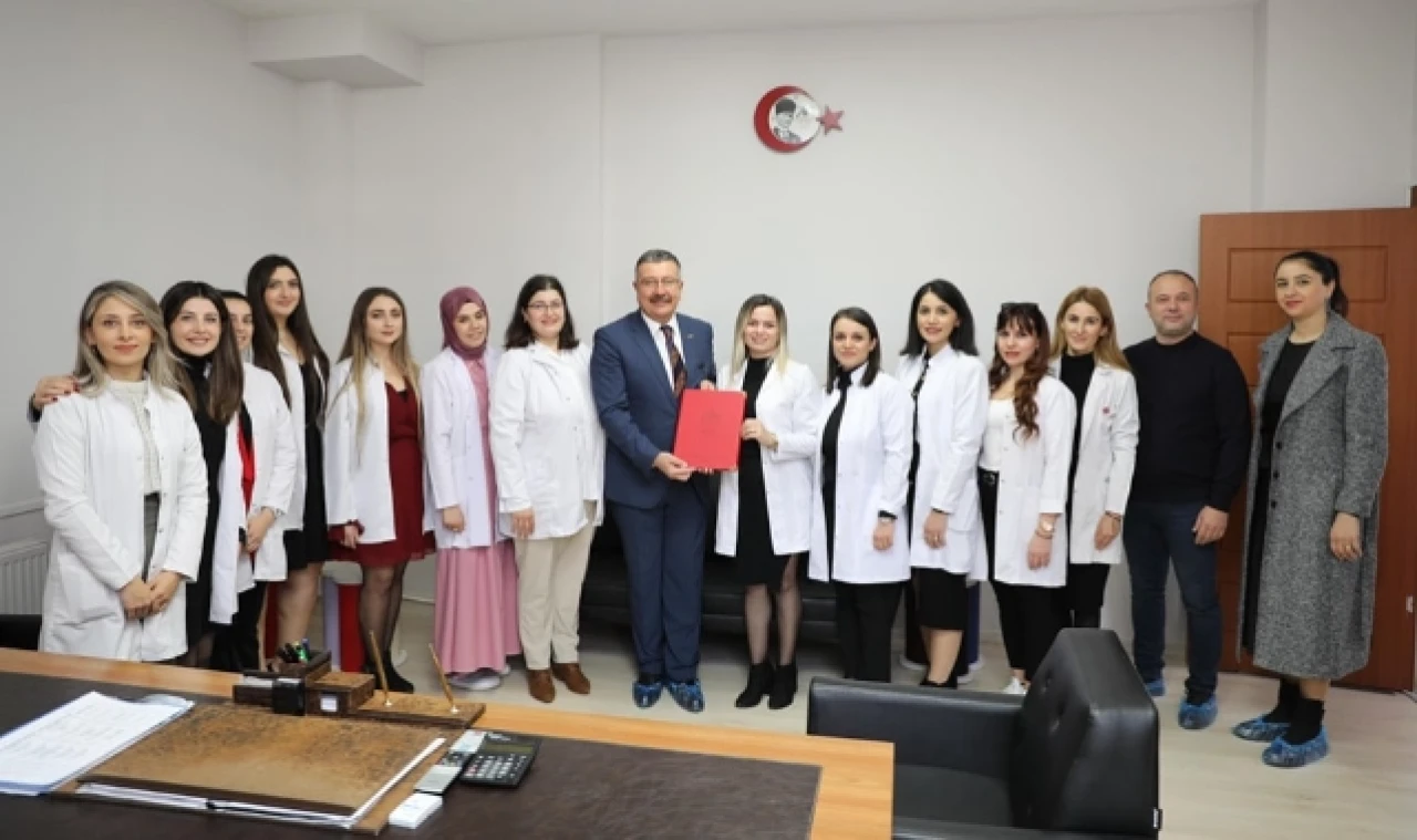 “Öğretmenlerimize Sağlıklı Uzun Ömürler Temenni Ediyorum”