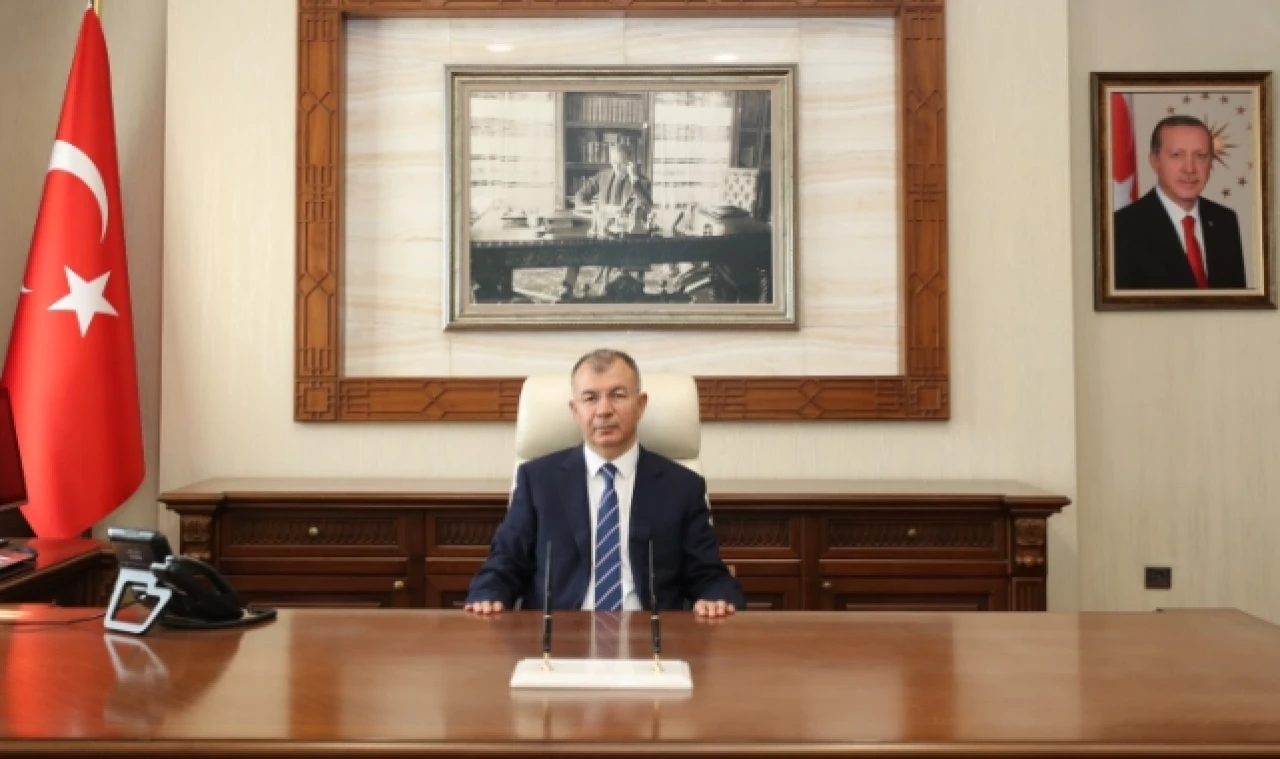 “Özlem ve rahmetle yad ediyorum.”