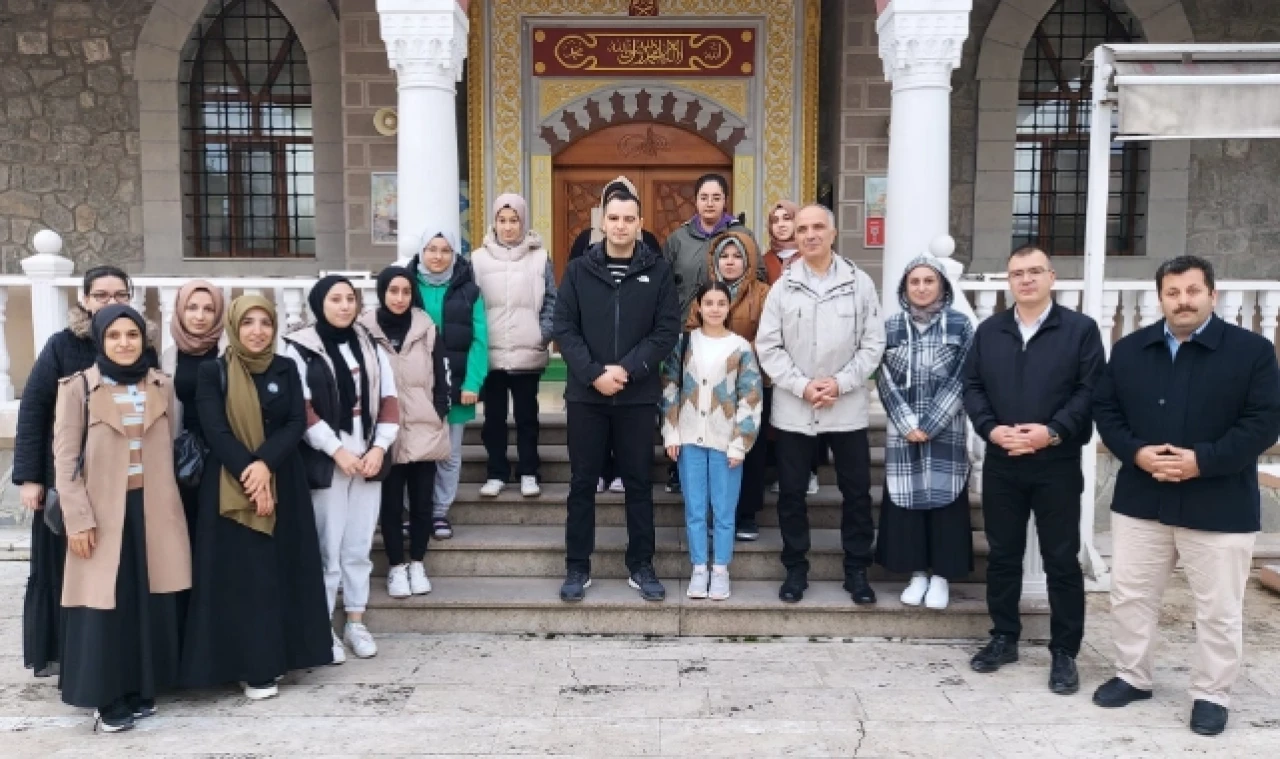 Sabah namazı buluşmaları devam ediyor.