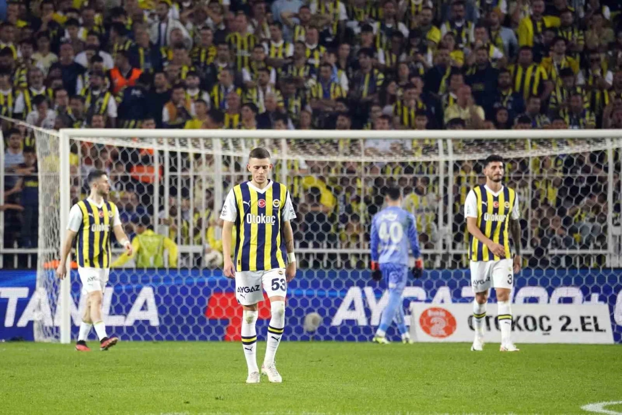 Trendyol Süper Lig: Fenerbahçe: 2 - Trabzonspor: 3