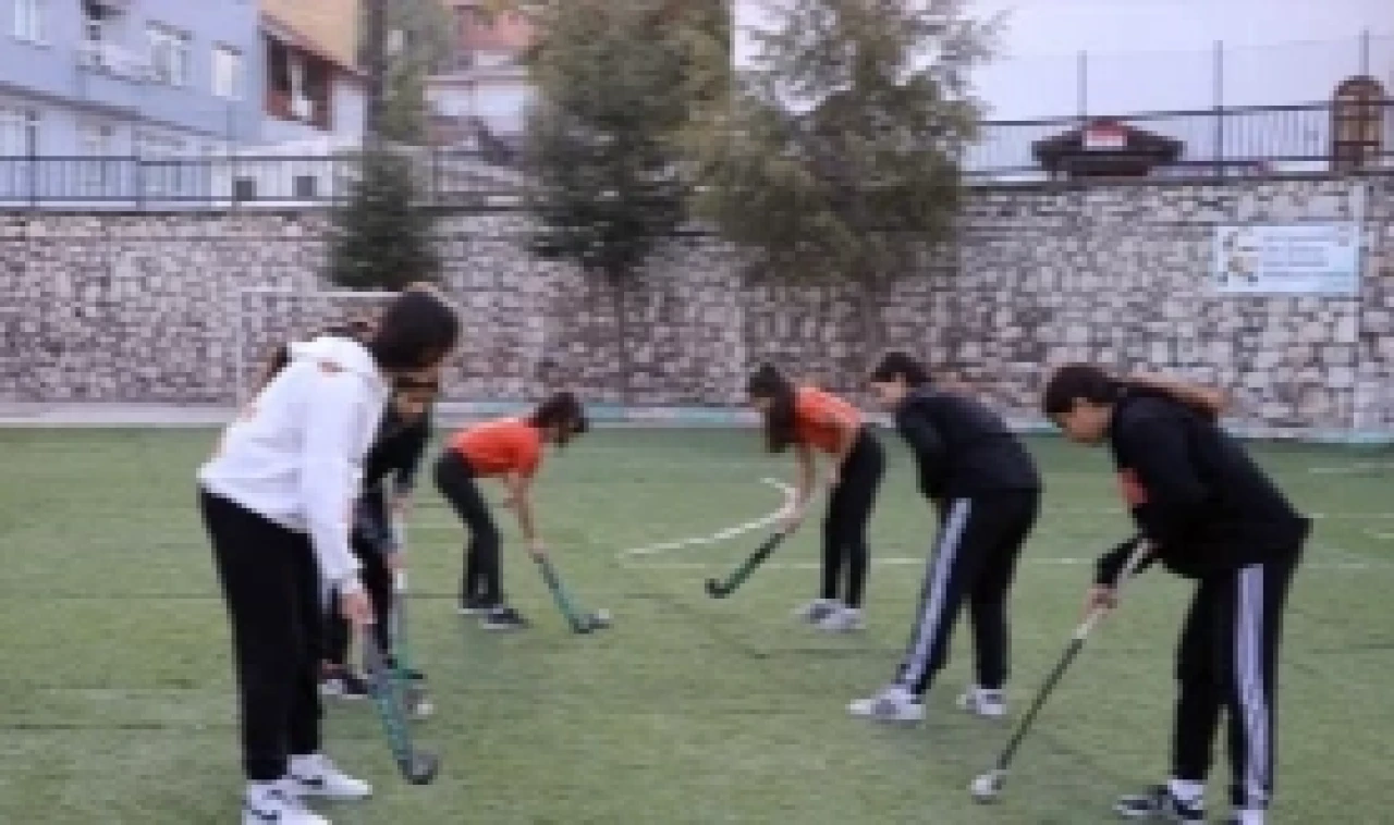 Türkiye şampiyonluğuna ders aralarında hazırlanıyorlar