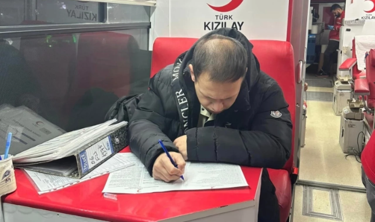 Ülkücü Gençlerden Kan Bağışı