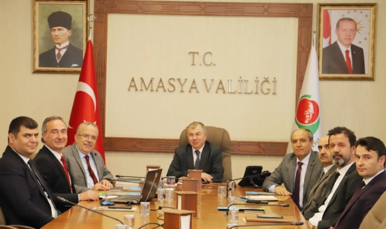 Vali Doruk Başkanlığında Amasya Sağlık Hizmetleri Konusunda Toplantı Yapıldı