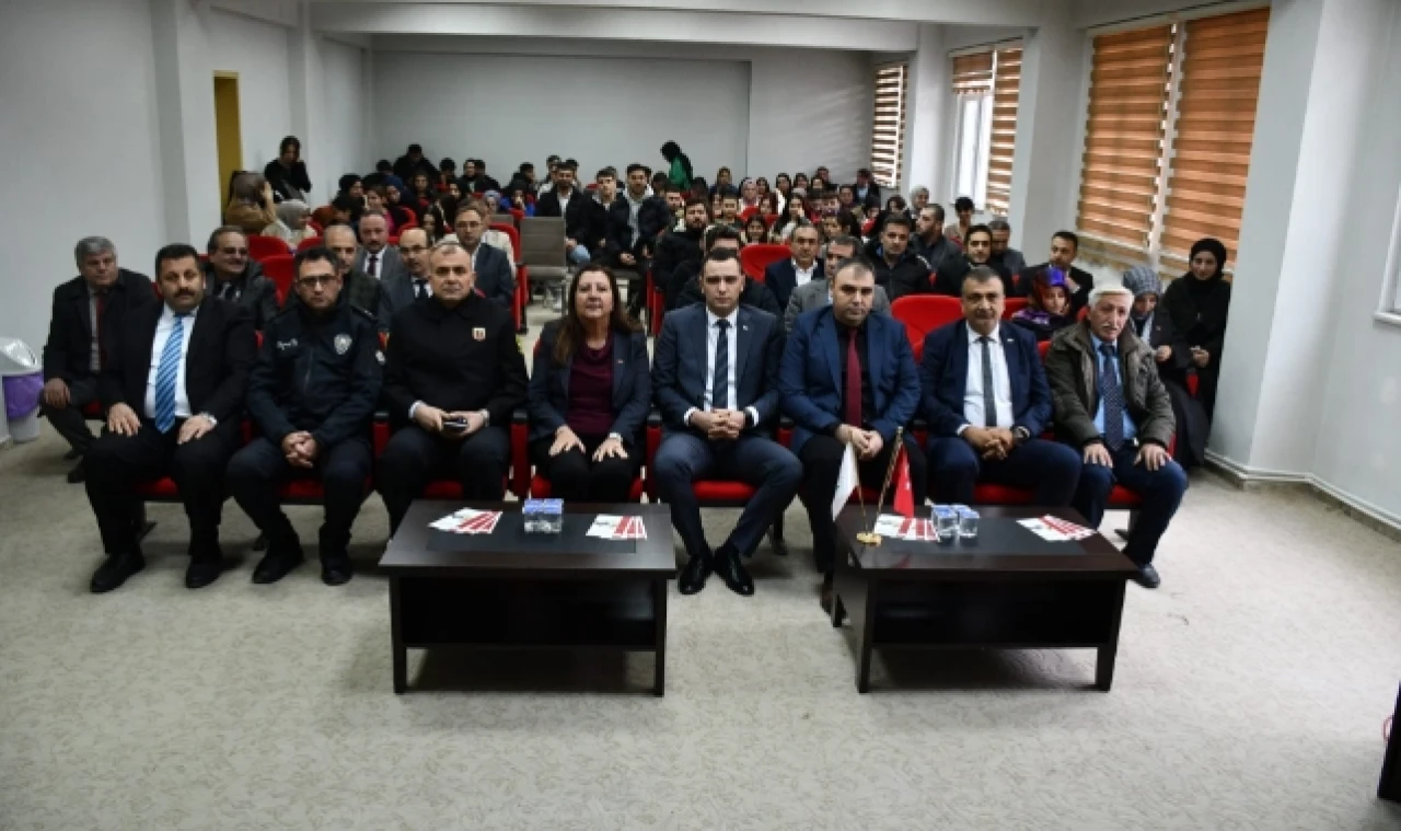 10 Aralık Dünya İnsan Hakları Günü Konferansı düzenlendi