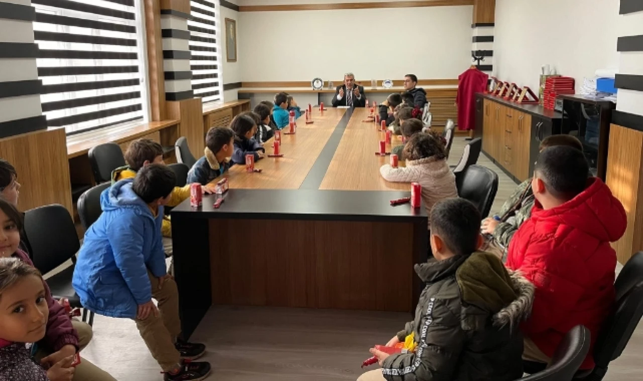 Başkan Bayrakdar Öğrencileri Ağırladı